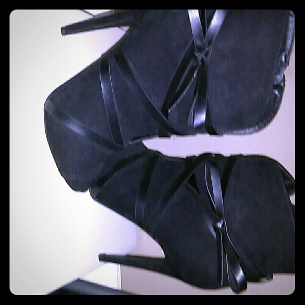 Black justfab booties heel